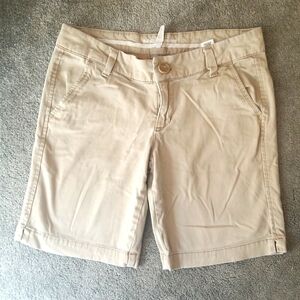Aeropostale juniors 5/6 bermuda length shorts khaki